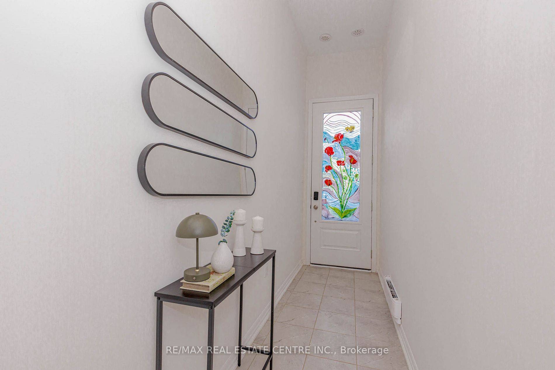 Oakville, ON L6H 0X8,112 Burnhamthorpe RD E