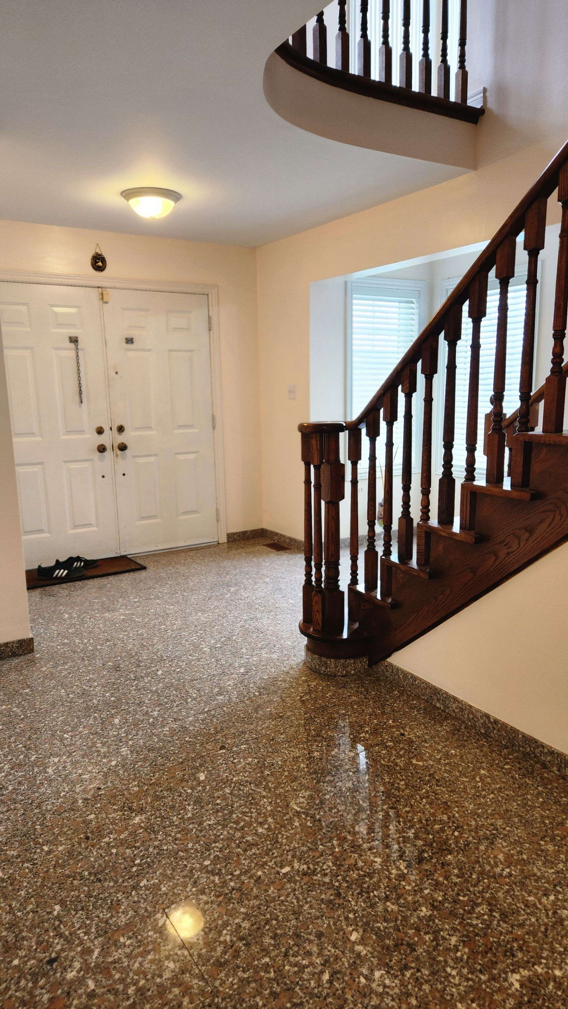 Toronto W05, ON M9M 1E5,44 Reuben AVE