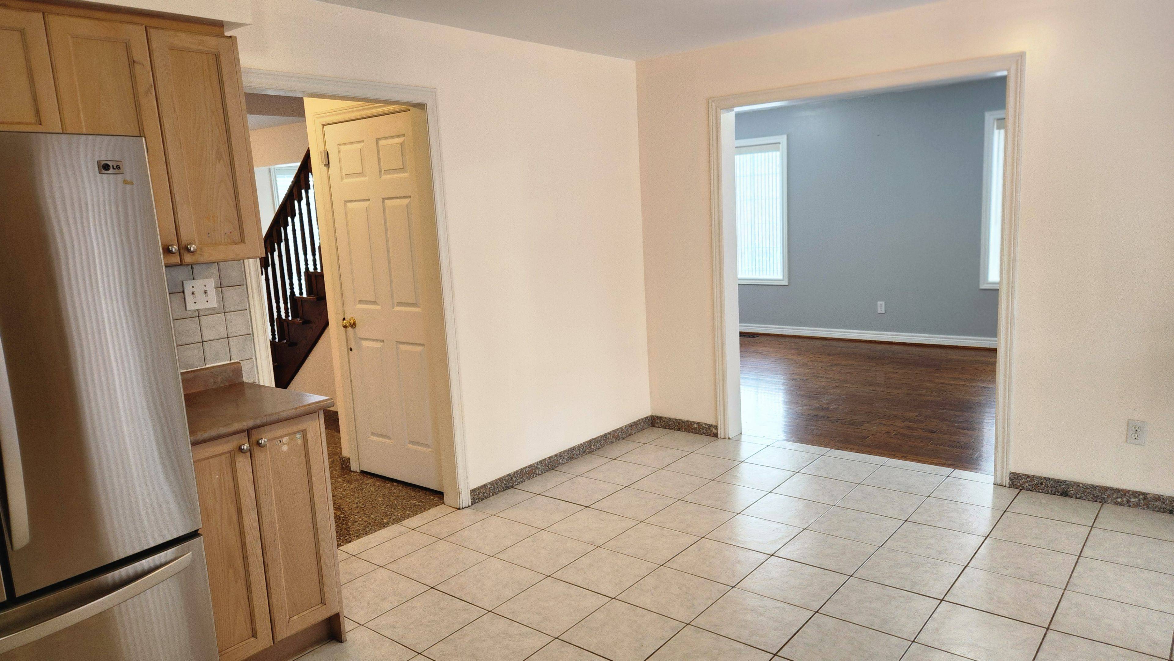 Toronto W05, ON M9M 1E5,44 Reuben AVE