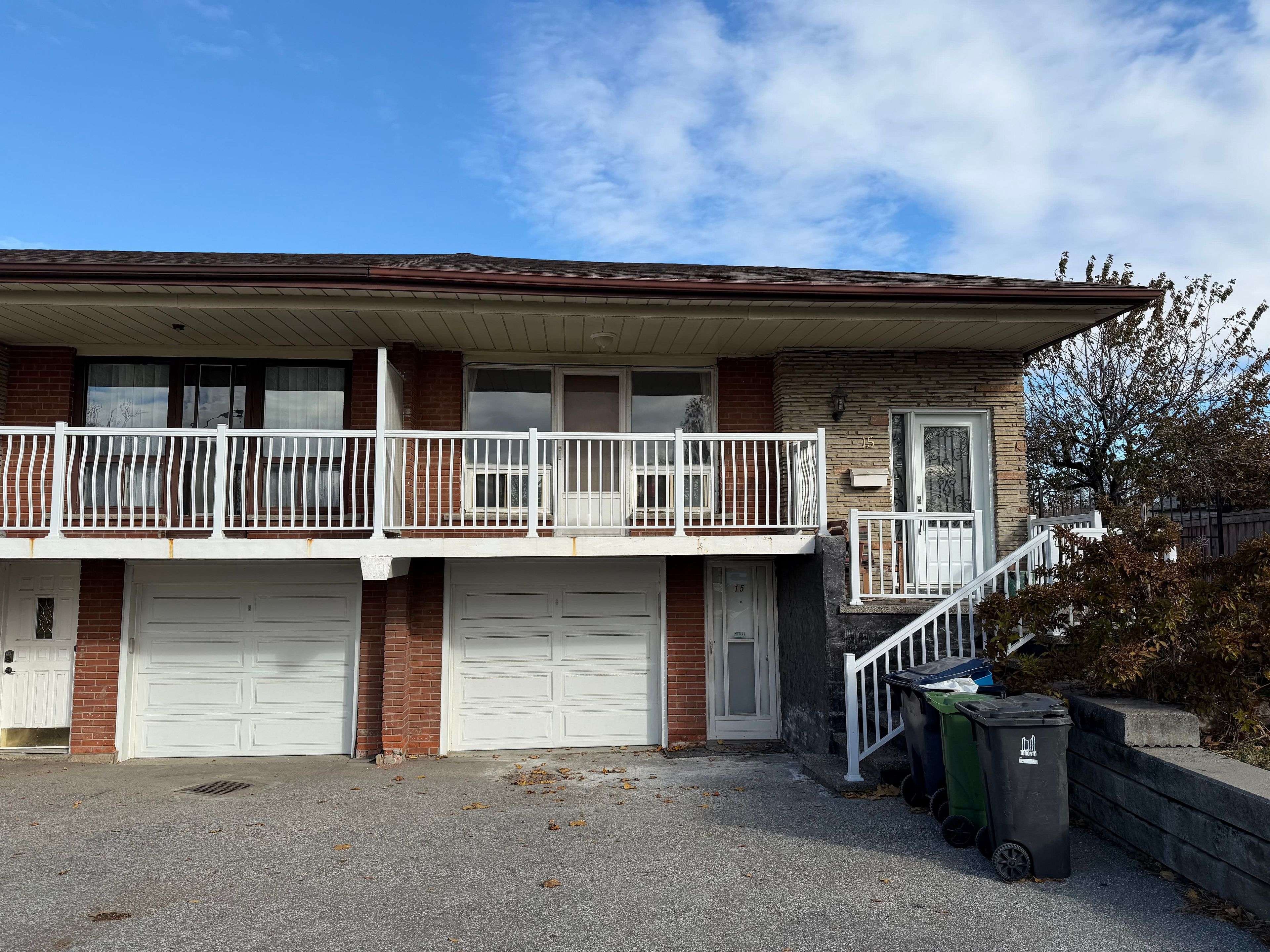 Toronto W09, ON M9R 3X1,15 Abigail PL