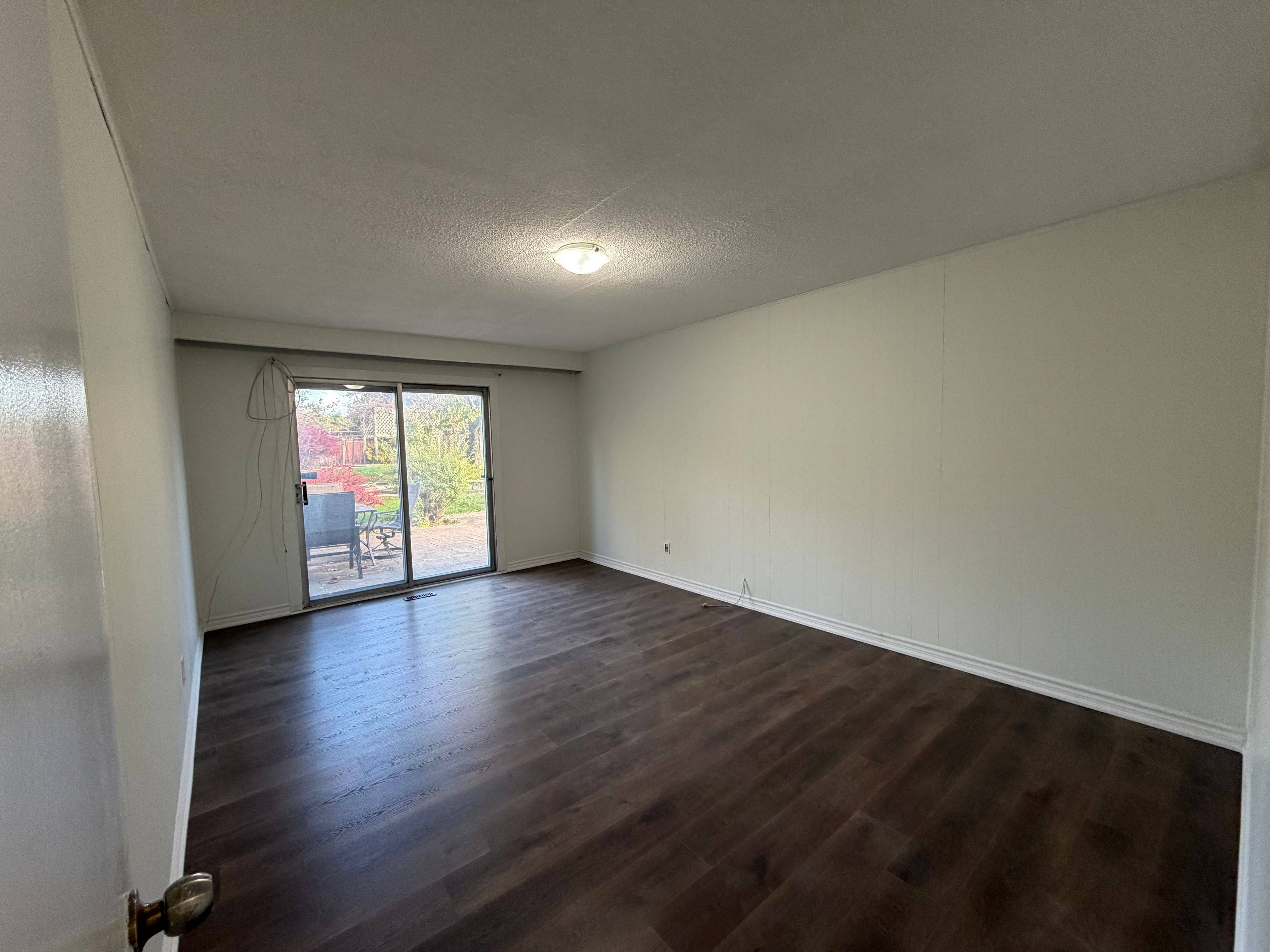 Toronto W09, ON M9R 3X1,15 Abigail PL