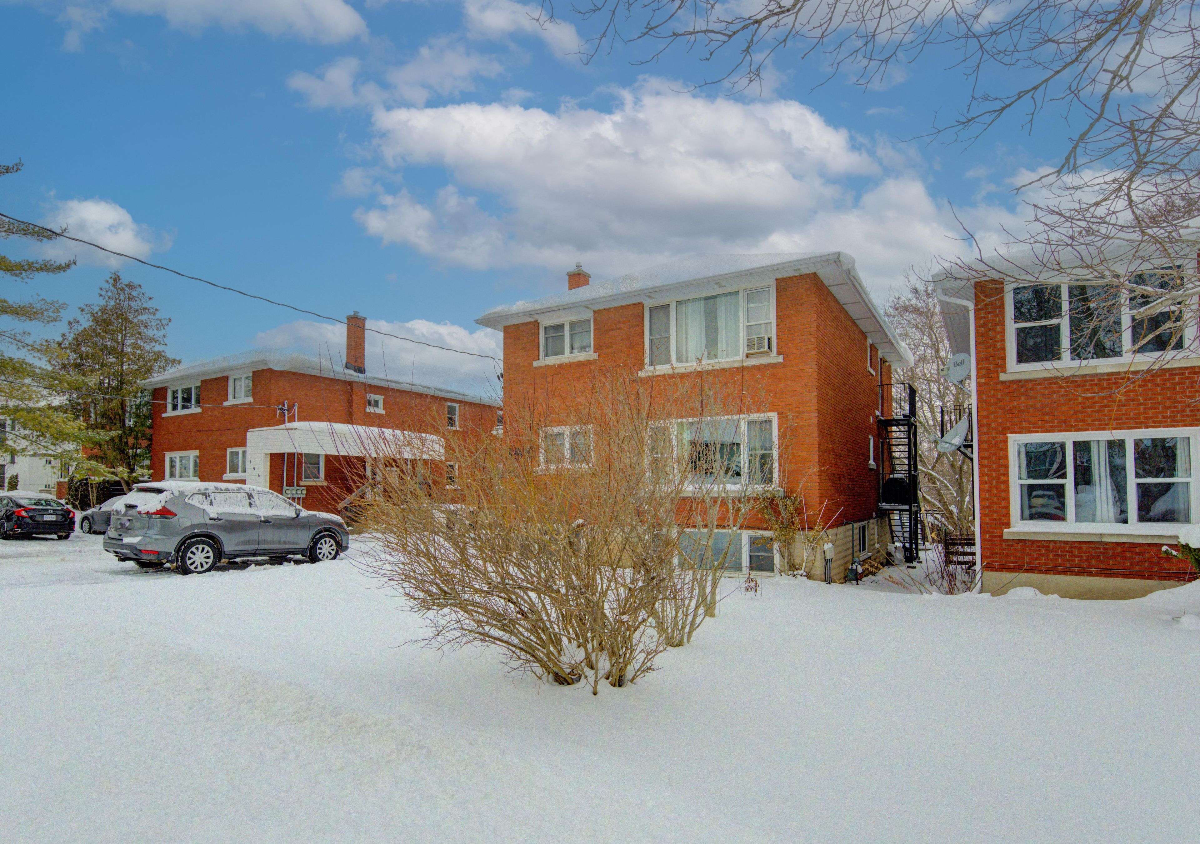 Waterloo, ON N2J 1K1,196 Allen ST E