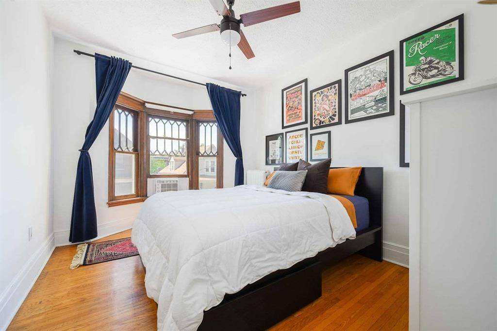 Hamilton, ON L8M 2T2,17 Fairholt ST S #Upper