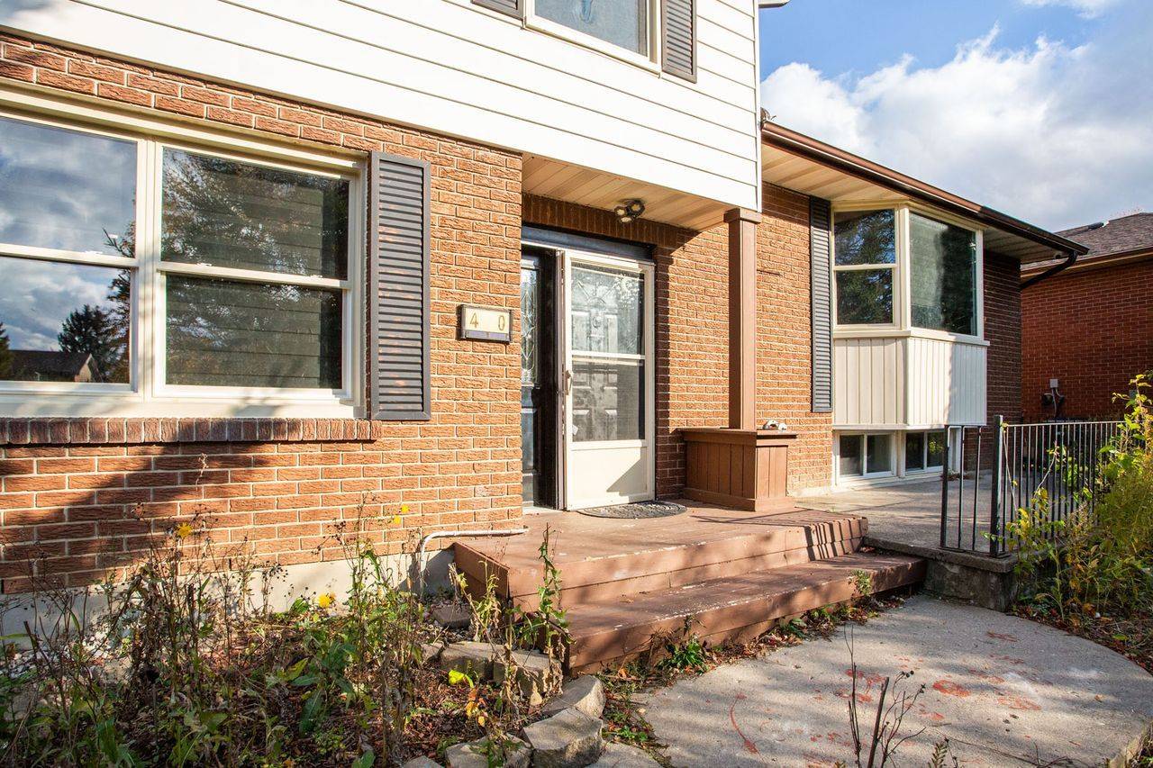 London South, ON N5Z 3E7,470 Three Valleys CRES