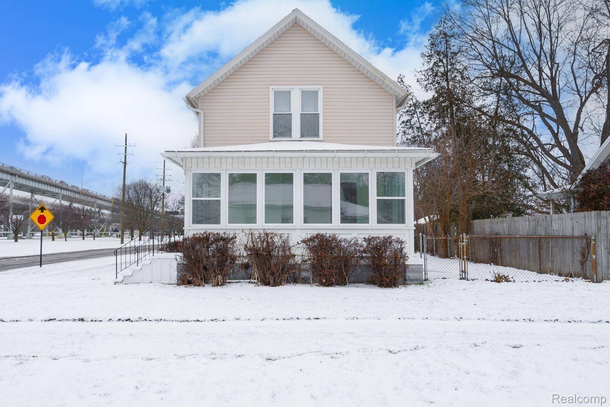 Port Huron, MI 48060,2401 Walnut ST