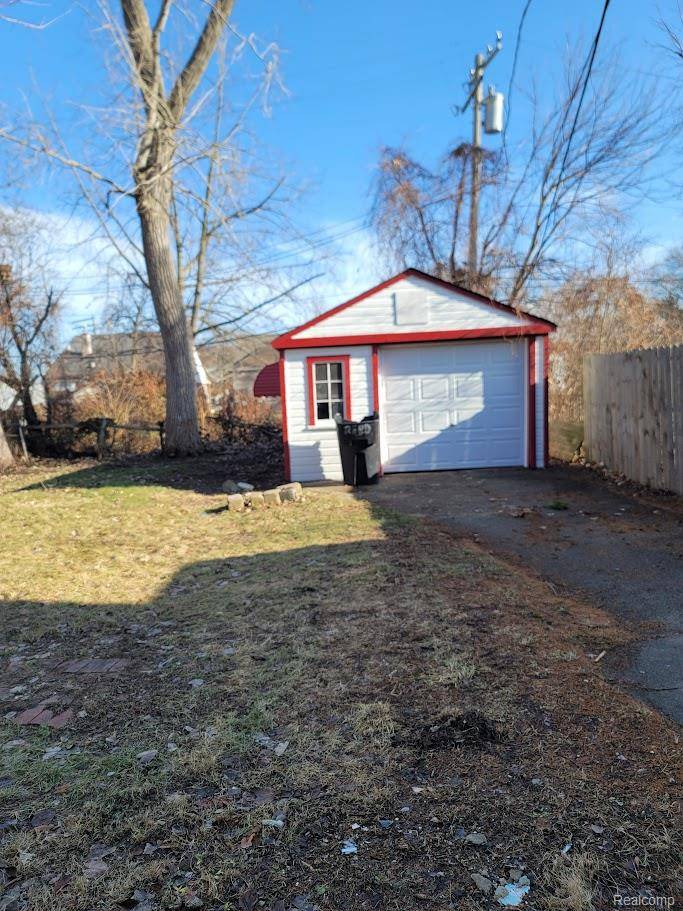 Detroit, MI 48235,18982 Coyle ST