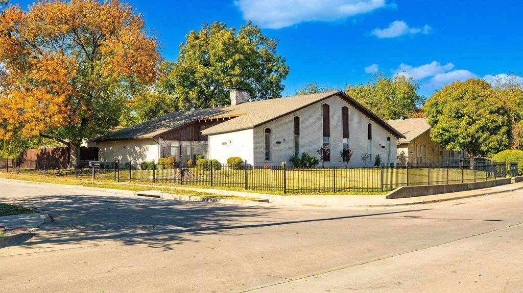 Dallas, TX 75240,13351 Kit Lane