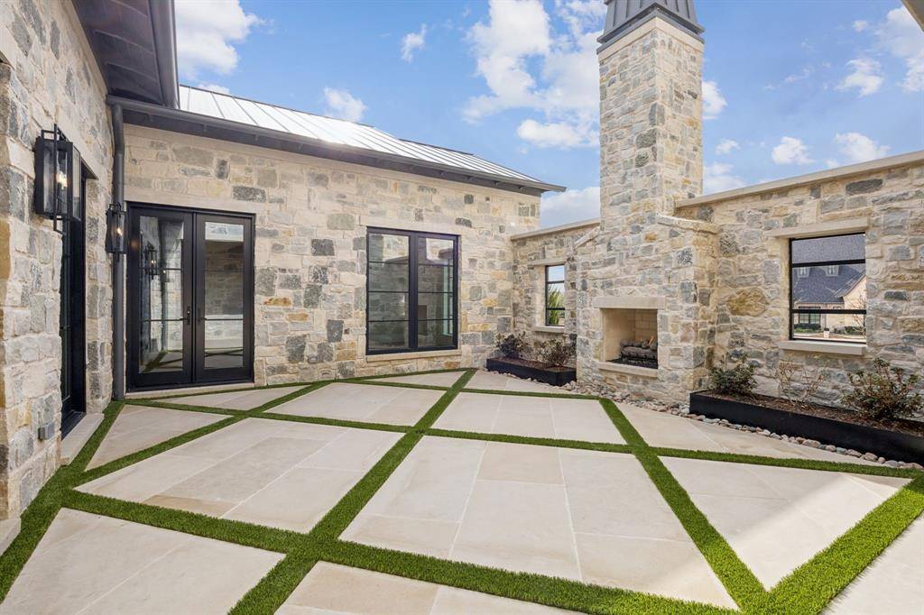 Fairview, TX 75069,914 Barksdale Creek Lane