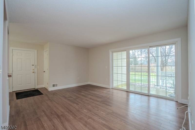 Franklin Twp., NJ 08823,22 Amberly Ct