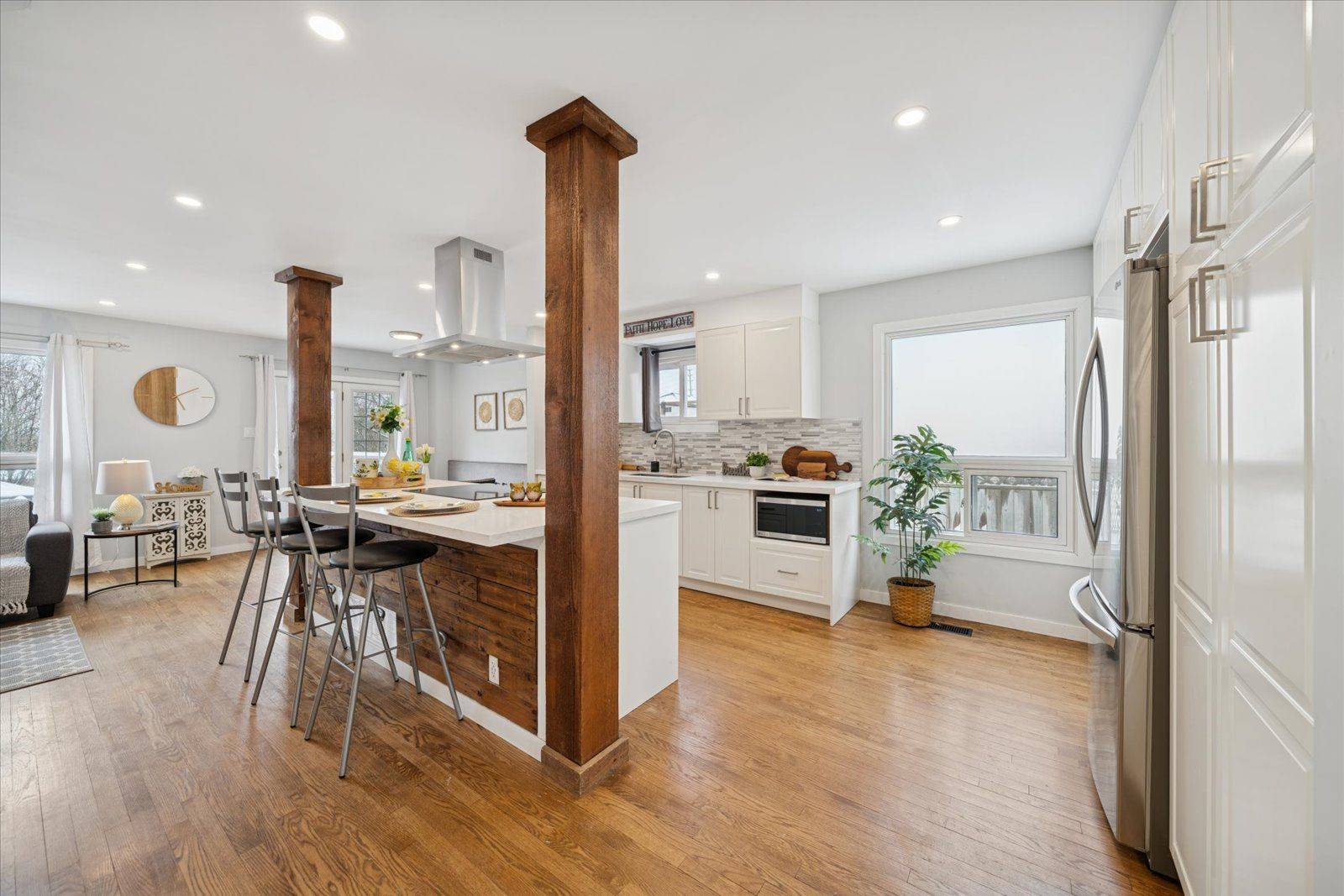 Oshawa, ON L1K 1Y6,549 Cobblehill DR