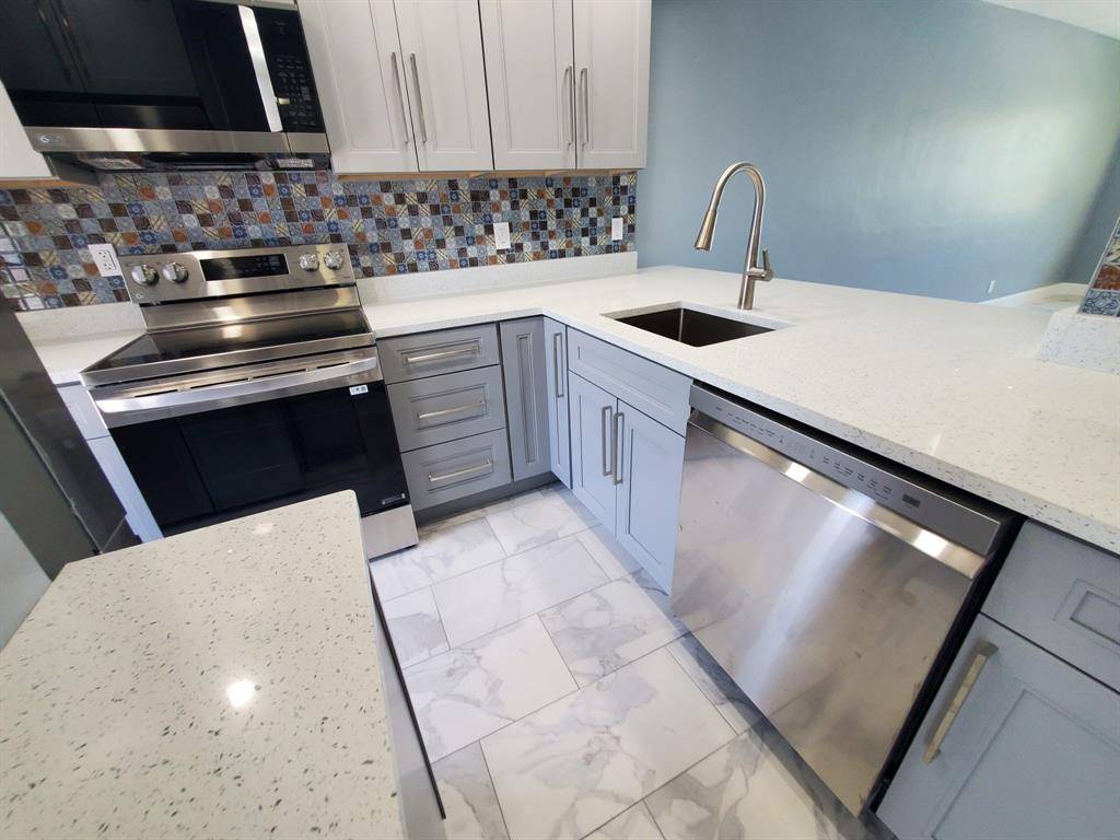 Lauderdale By The Sea, FL 33062,1481 S Ocean Blvd #308