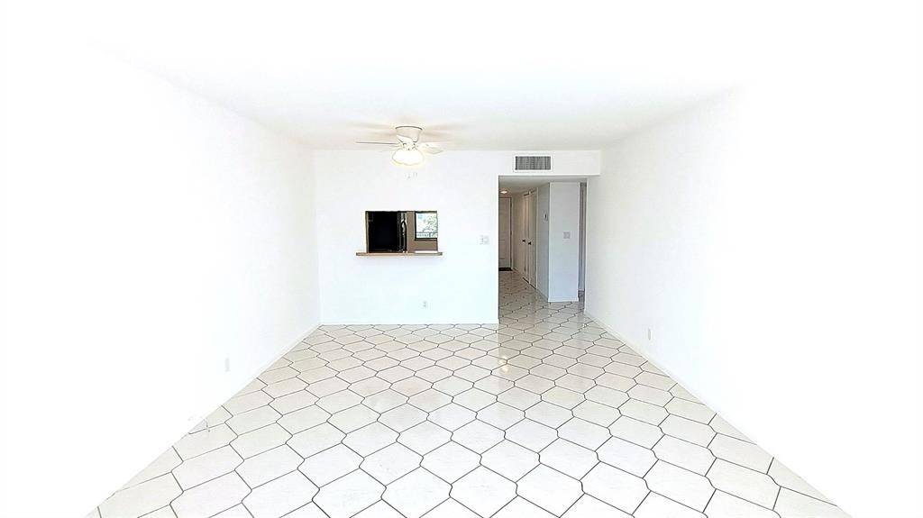 Pompano Beach, FL 33062,777 S Federal Hwy #M203