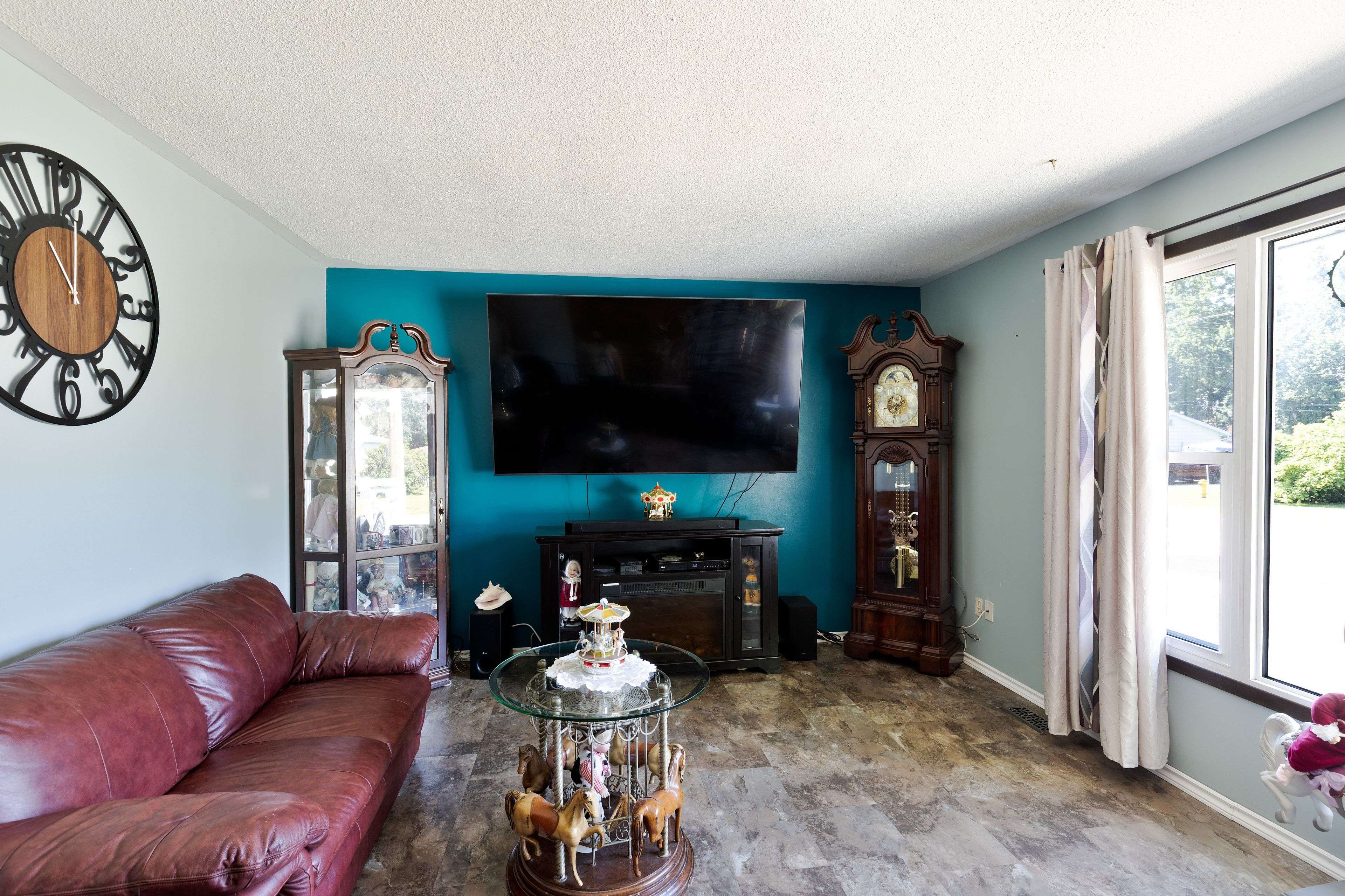 Tay, ON L0K 1R0,739 SIMCOE AVE