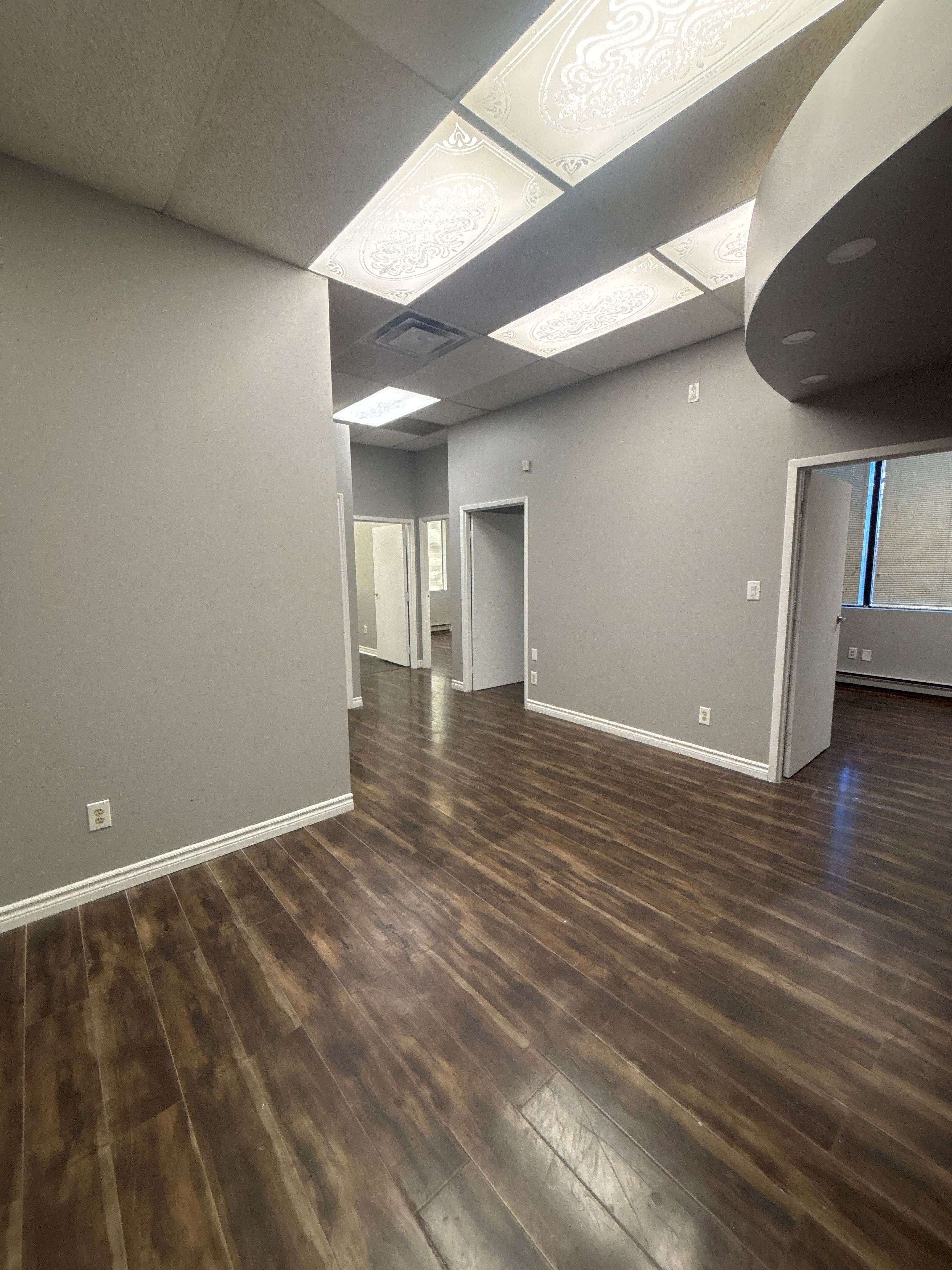 Mississauga, ON L4Y 2B8,1090 Dundas ST E #102