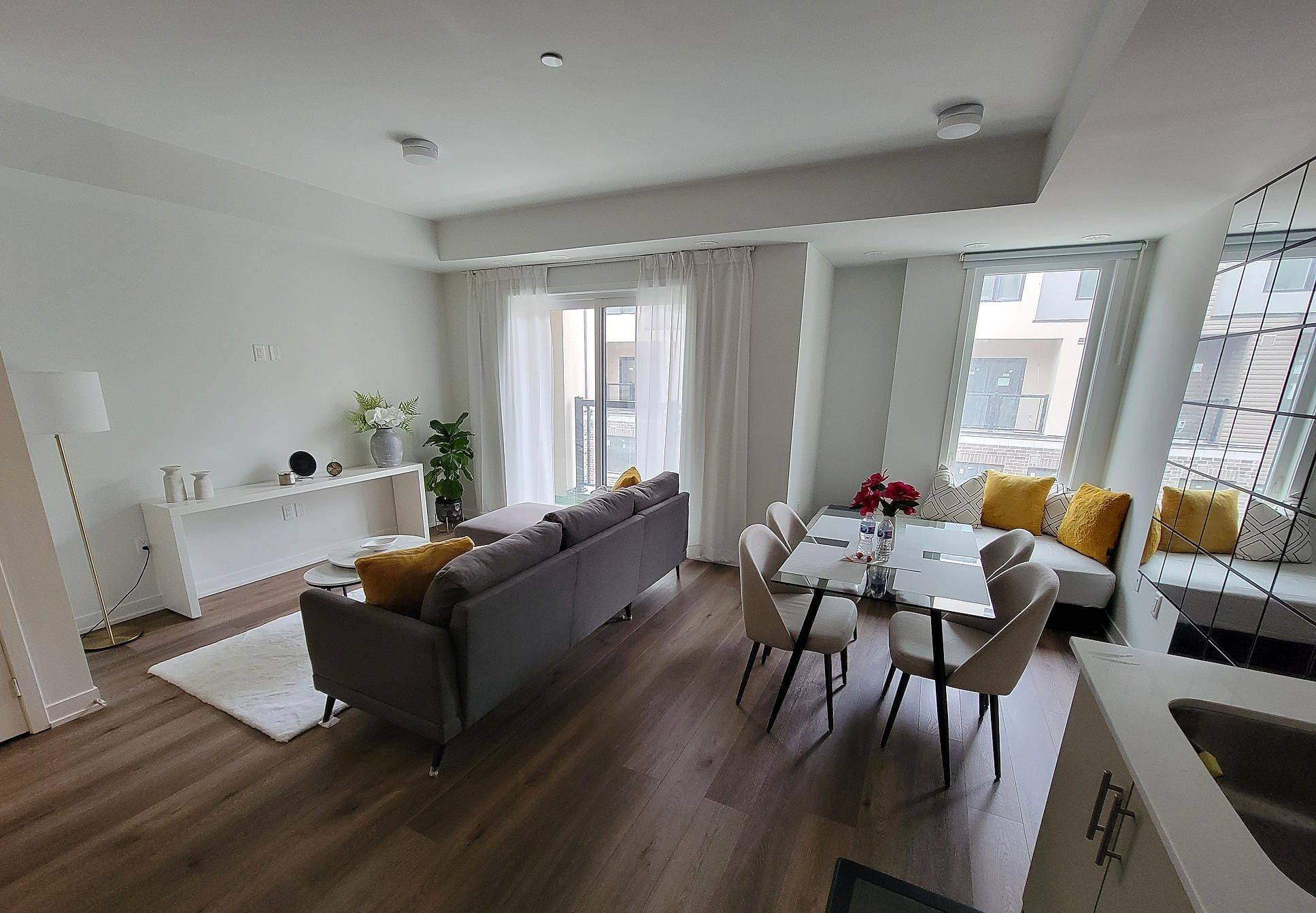 Mississauga, ON L5L 5T3,3556 Colonial DR #8