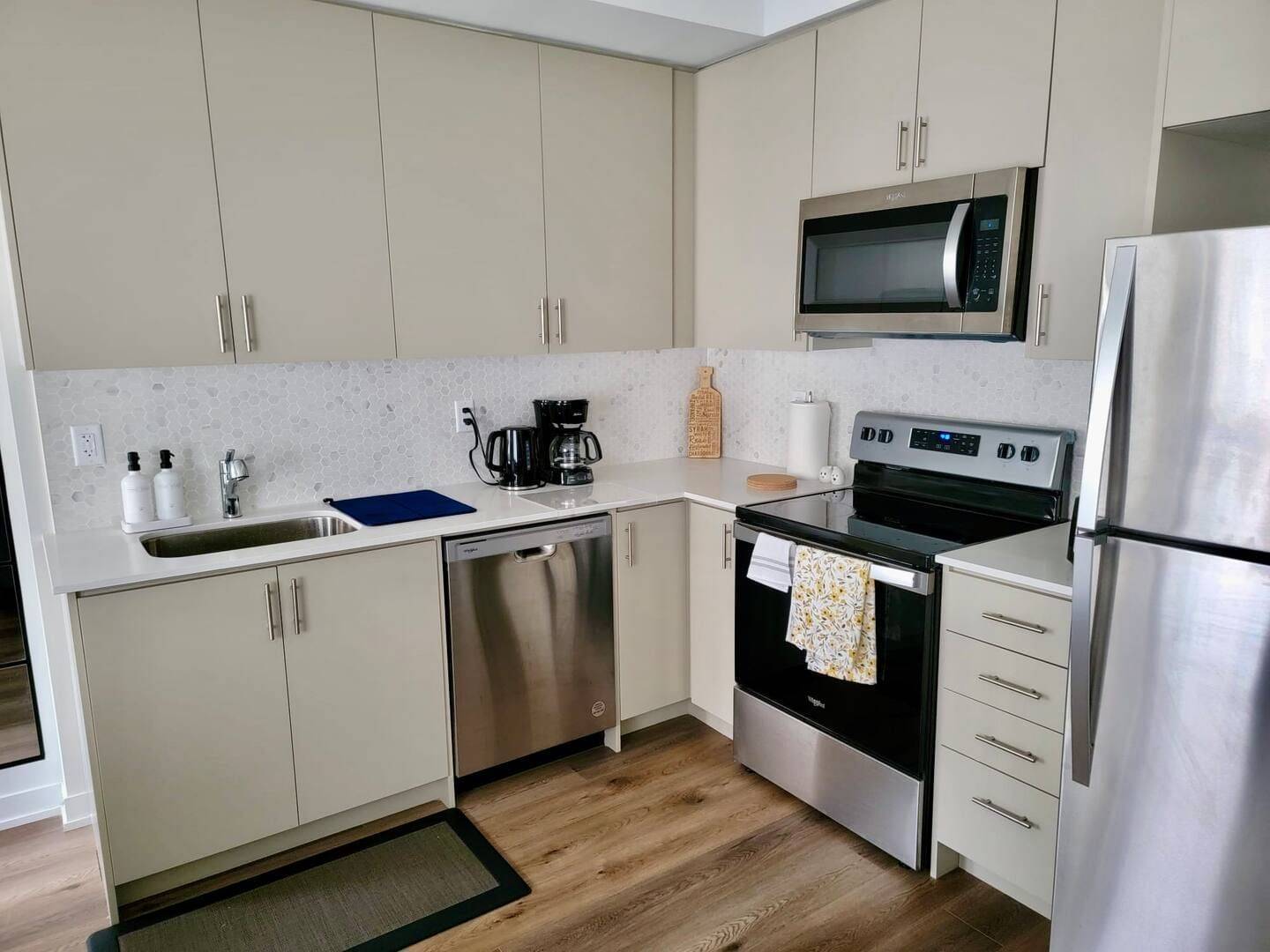 Mississauga, ON L5L 5T3,3556 Colonial DR #8