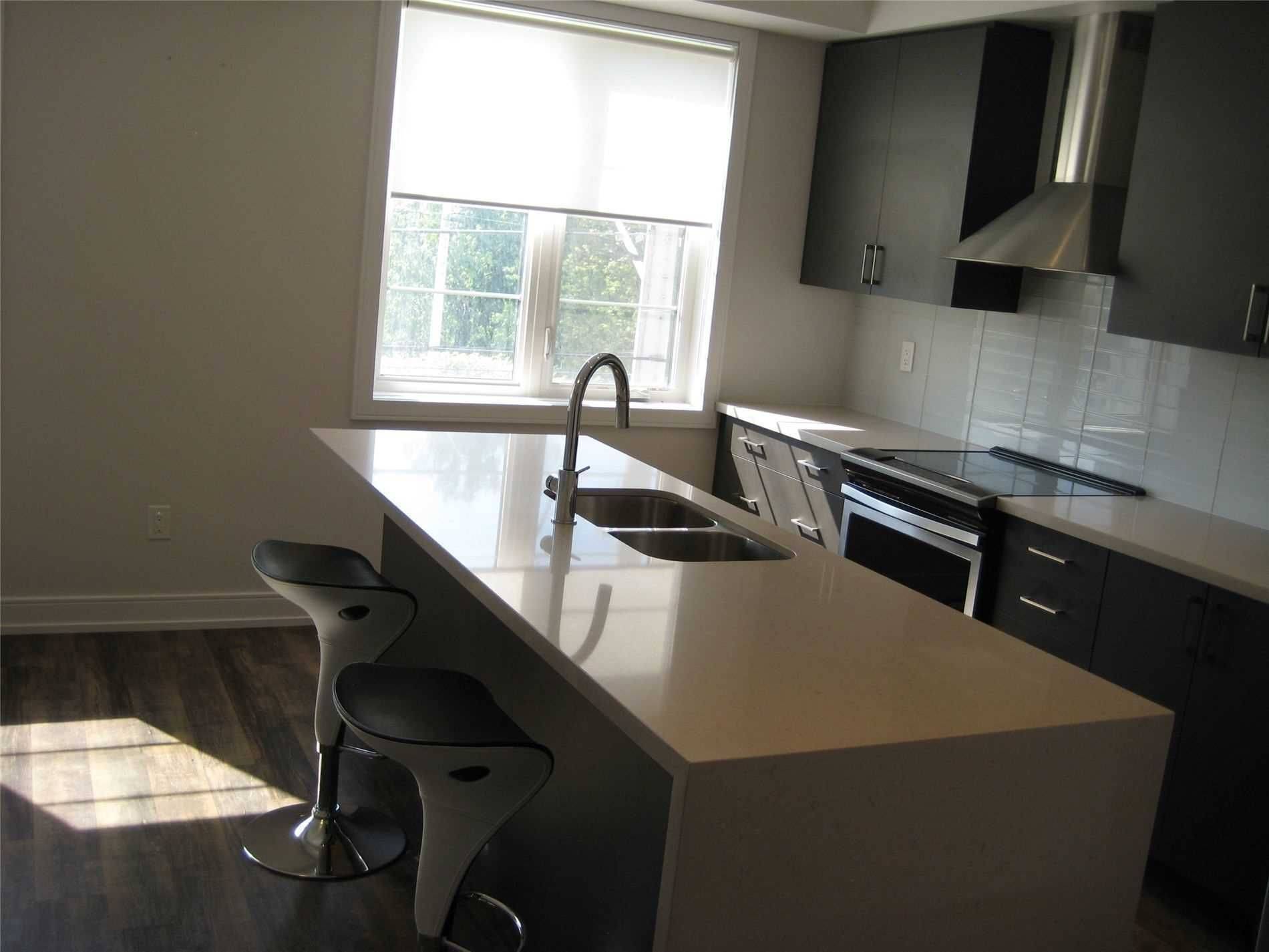 Mississauga, ON L5G 0A9,566 Rapids LN