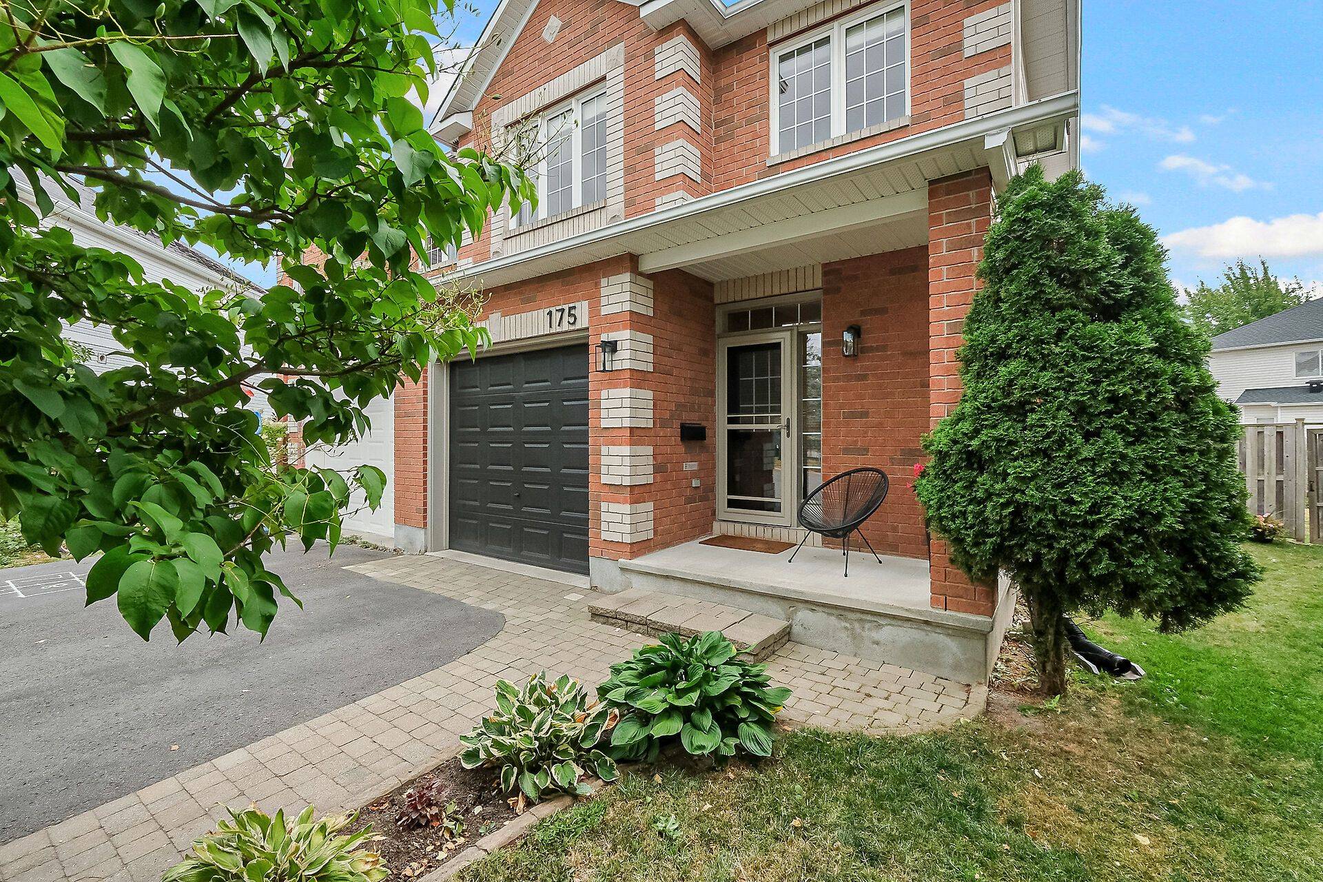 Orleans - Cumberland And Area, ON K4A 0K6,175 Destiny Private