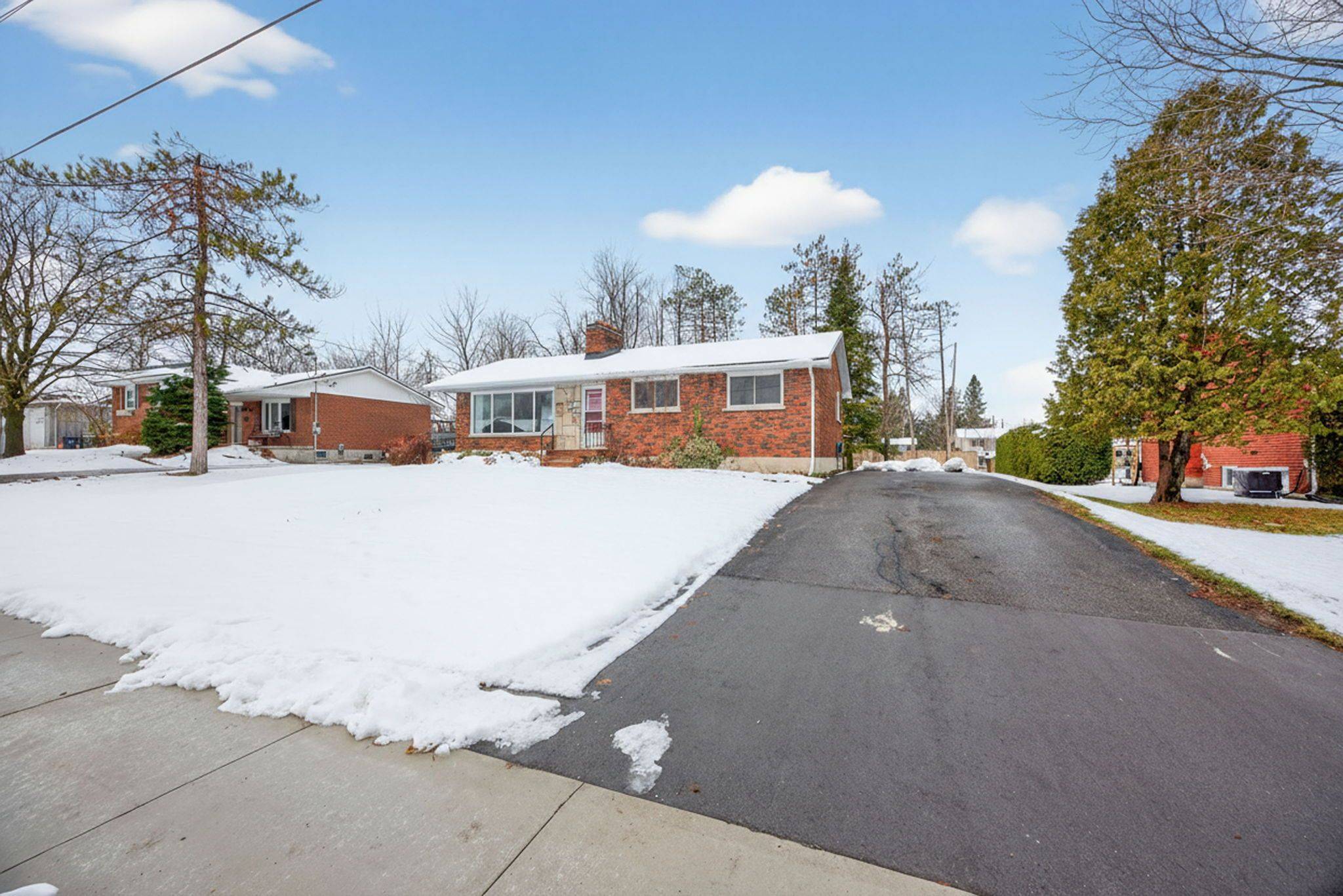 Southgate, ON N0C 1B0,245 Victoria ST W