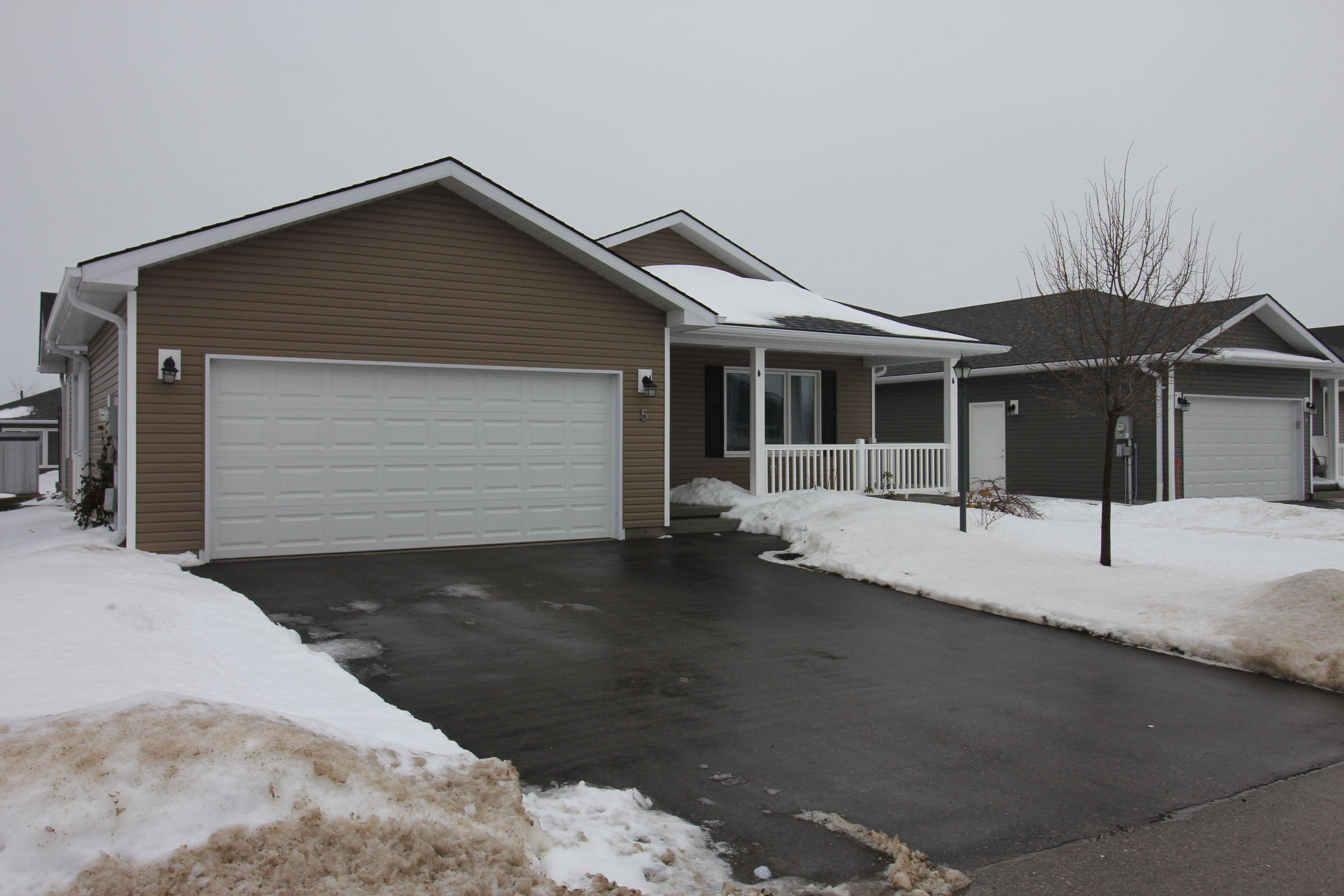 Ashfield-colborne-wawanosh, ON N7A 0B9,5 Sweet Water DR S