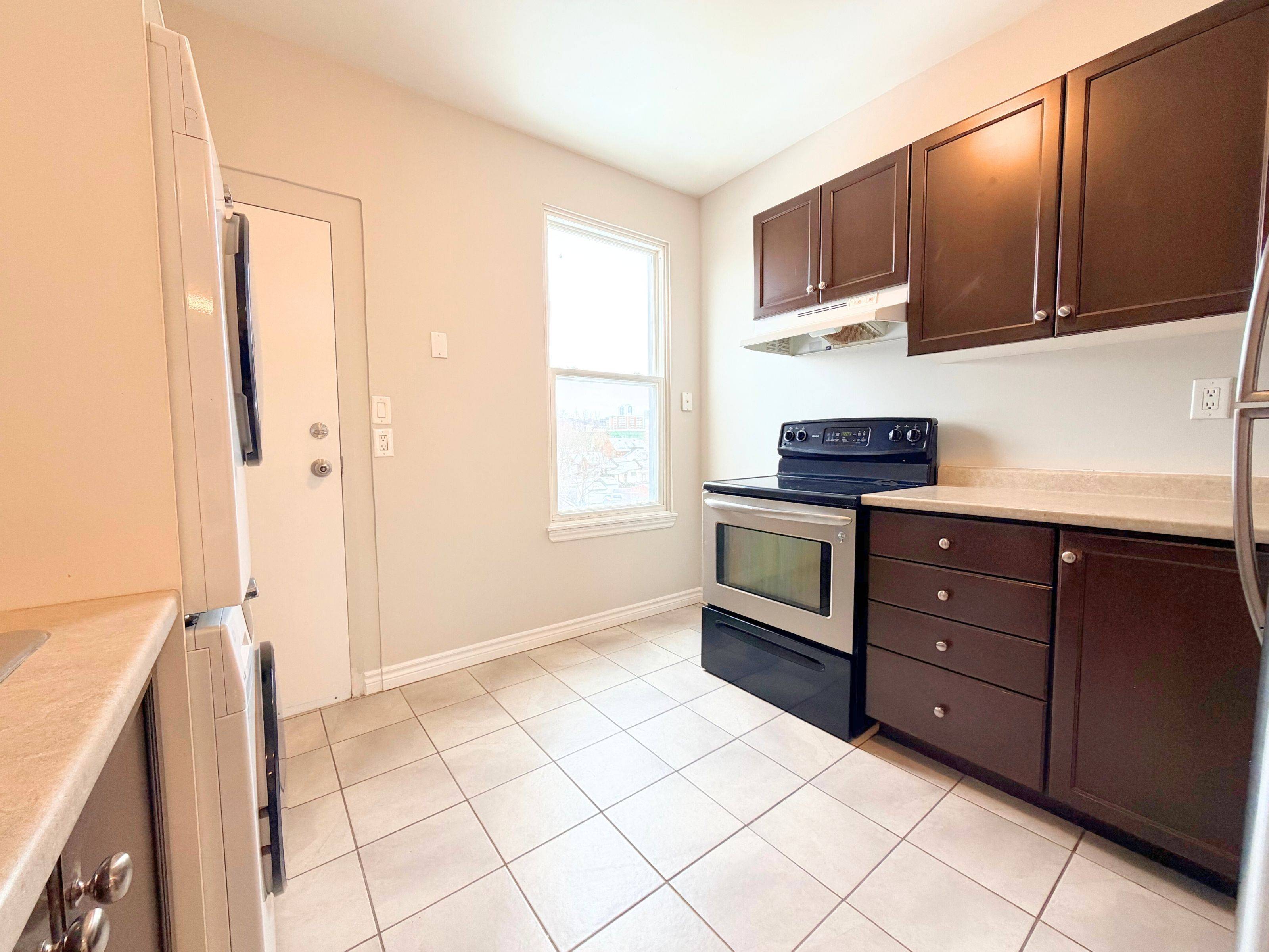 Hamilton, ON L8L 2X7,340 1/2 Barton ST E #3