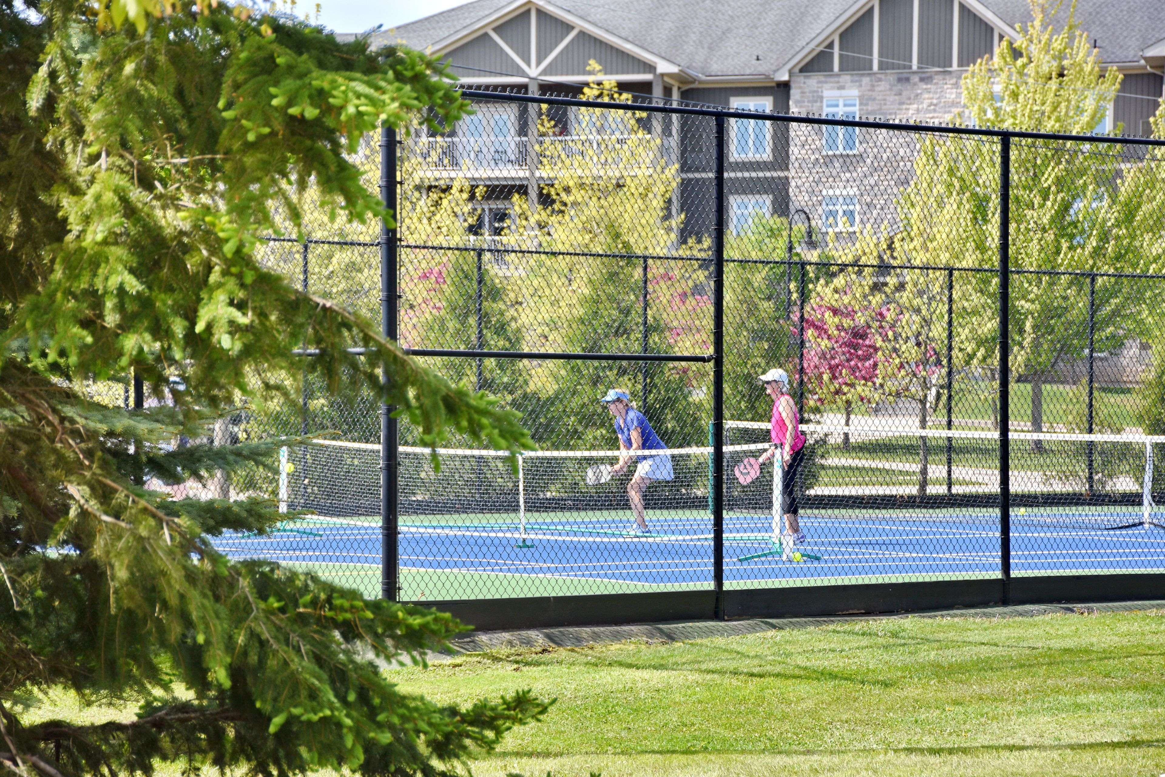 Blue Mountains, ON N0H 2P0,47 Meadowbrook LN