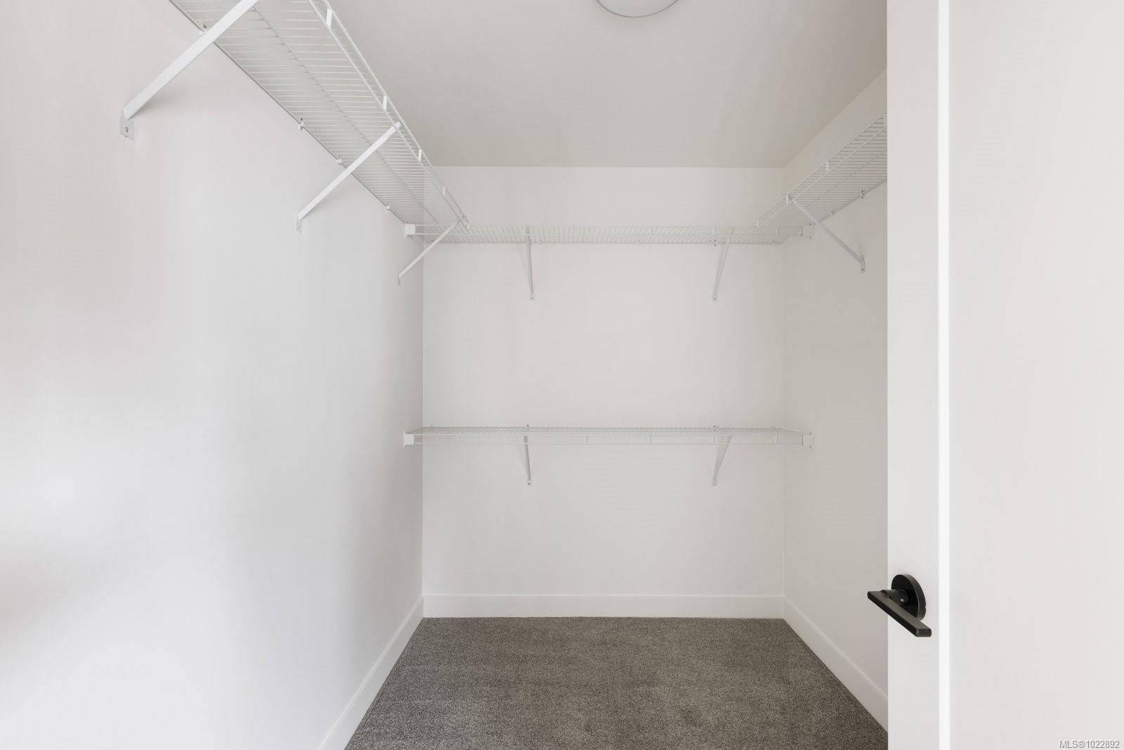 Langford, BC V9C 0J9,924 Rosefinch Pl