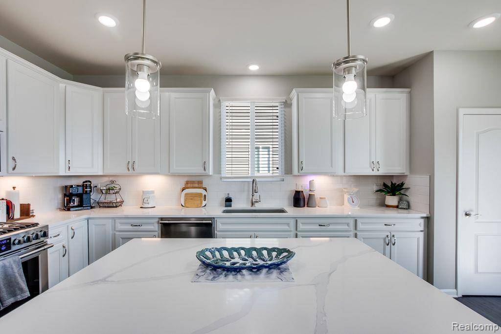 Clinton Township, MI 48038,42504 Arbor DR