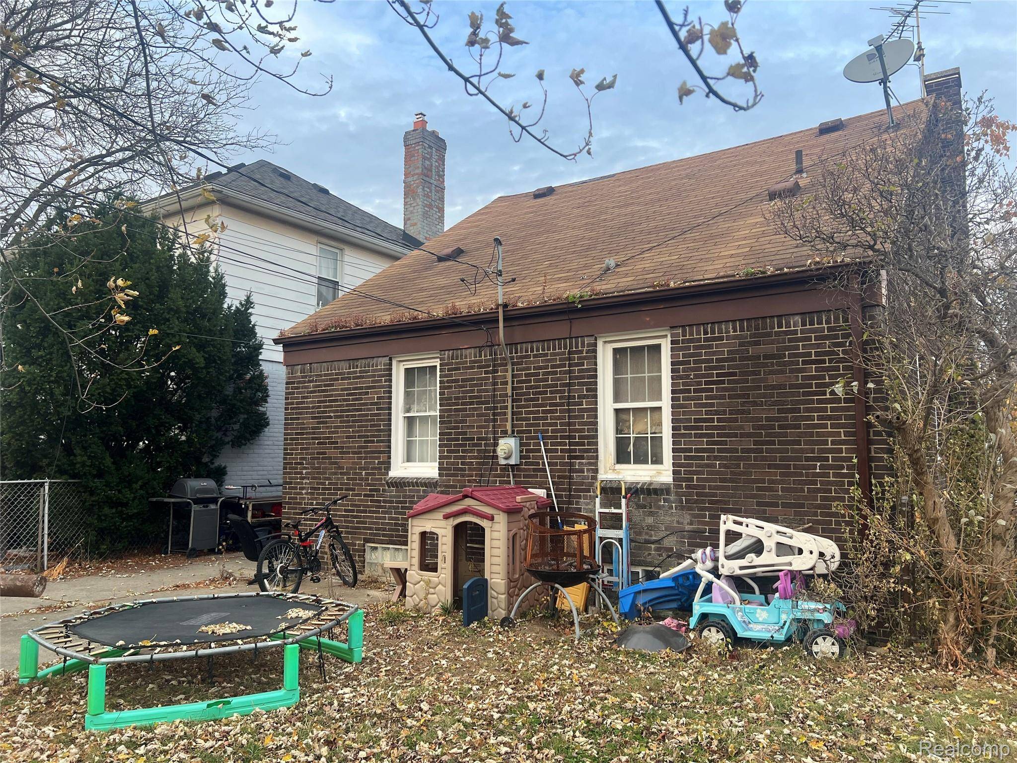 Allen Park, MI 48101,15571 White AVE