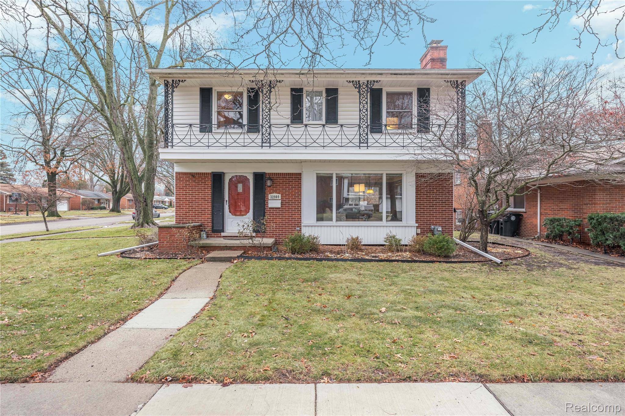 Livonia, MI 48154,32909 Lyndon ST