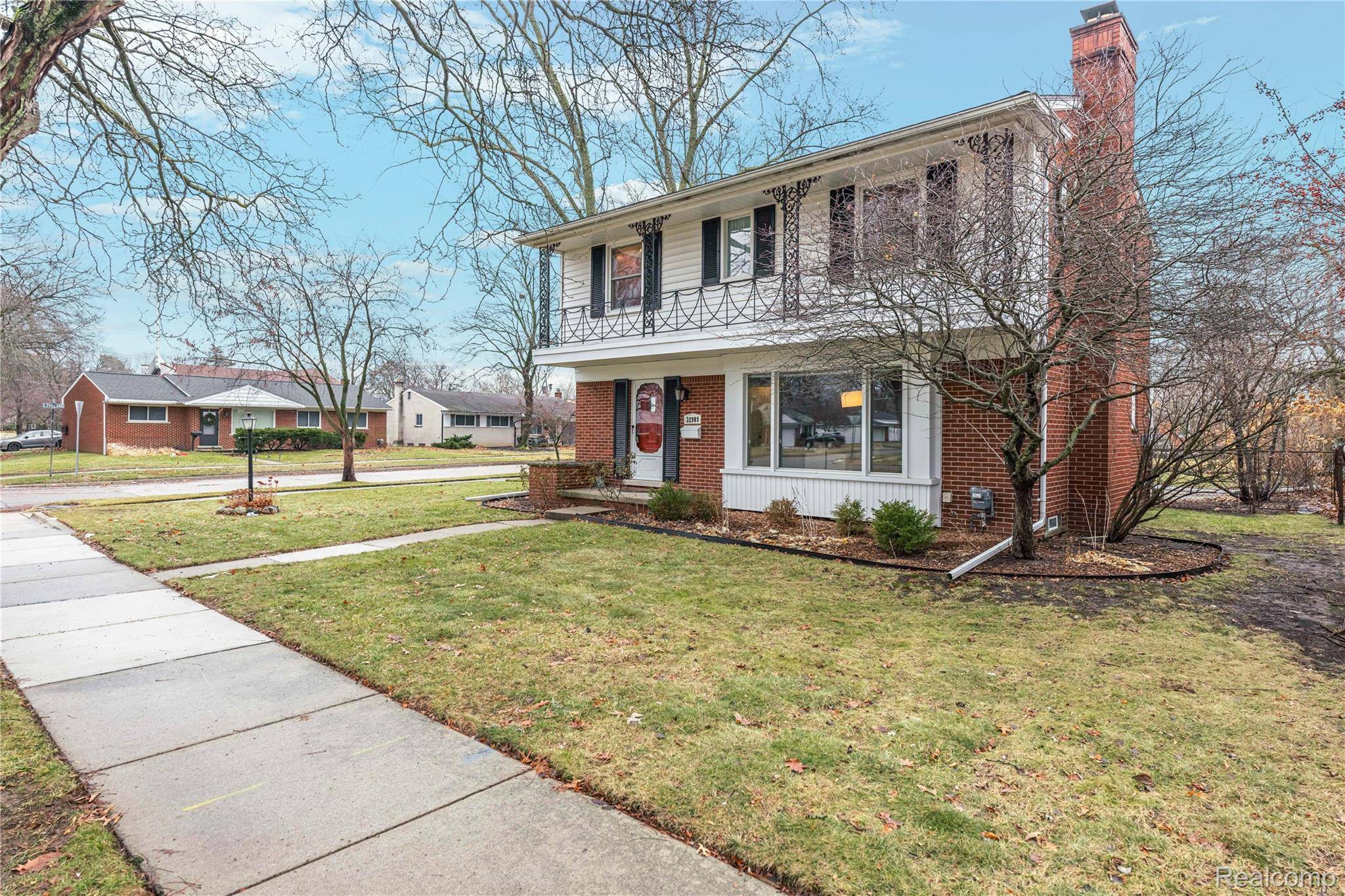 Livonia, MI 48154,32909 Lyndon ST