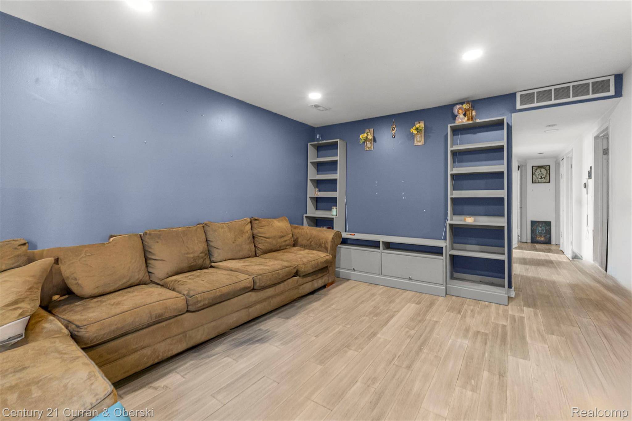 Romulus, MI 48174,20023 Syracuse AVE