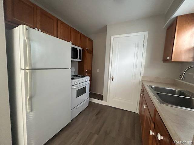 Berkley, MI 48072,2438 Columbia RD