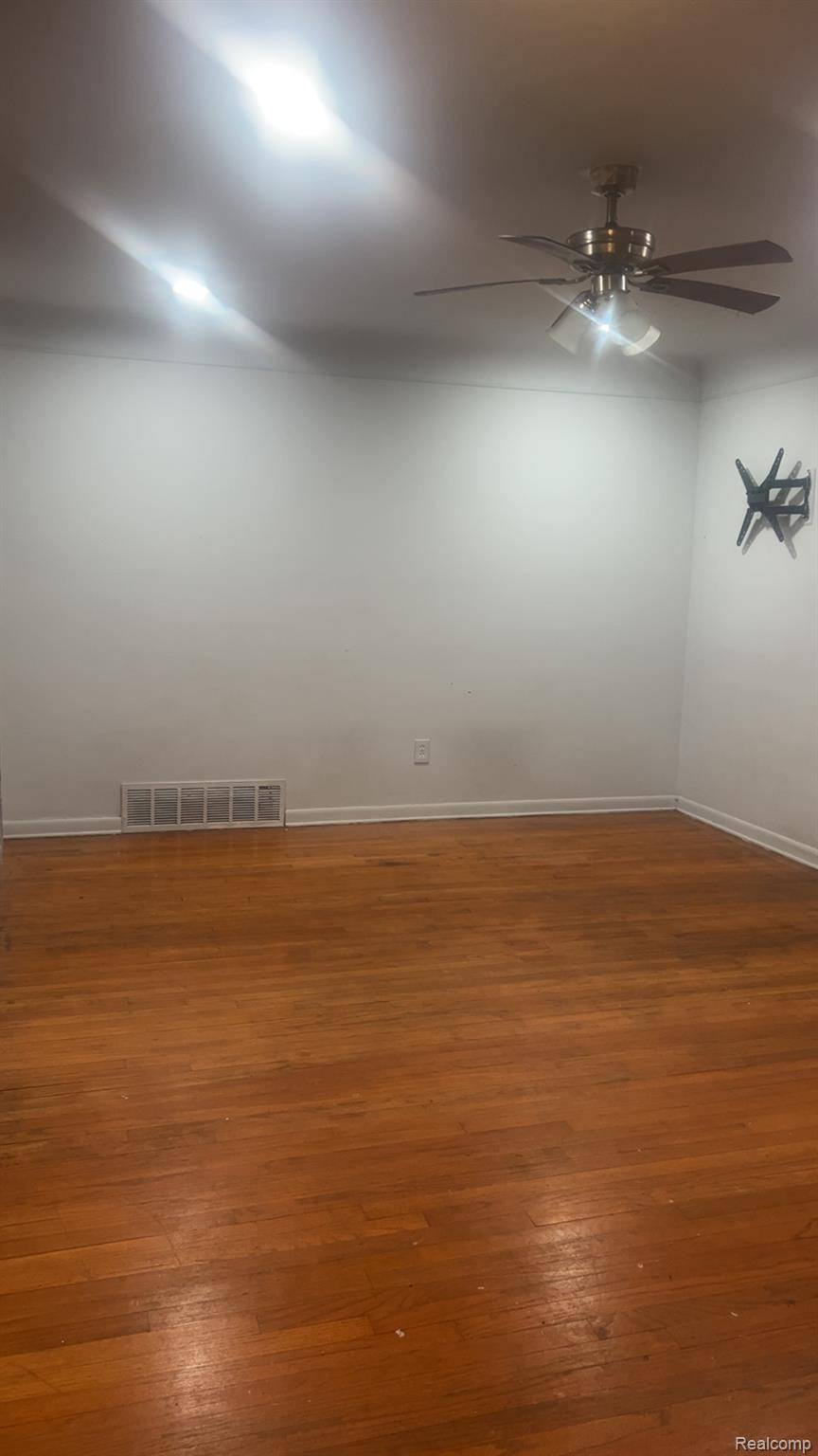 Detroit, MI 48228,6921 Abington AVE