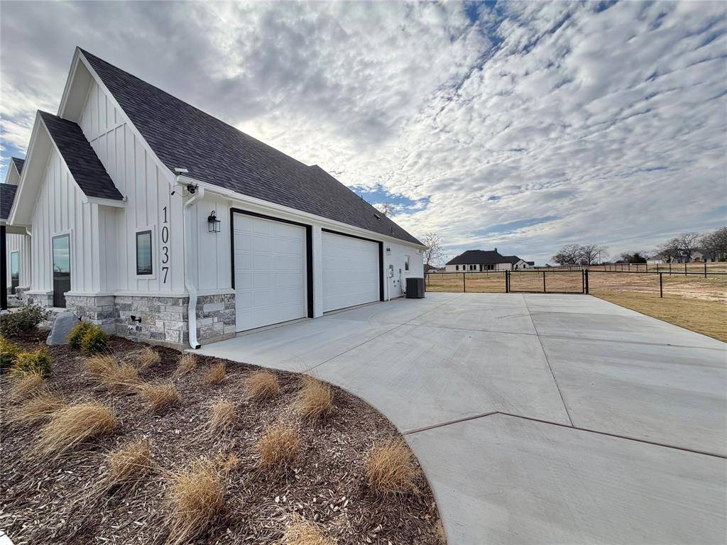 Azle, TX 76020,1037 Arbor Vista