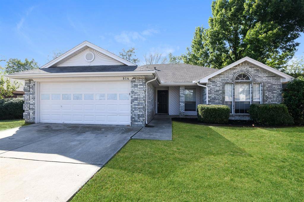 Arlington, TX 76001,914 Pierce Arrow Drive