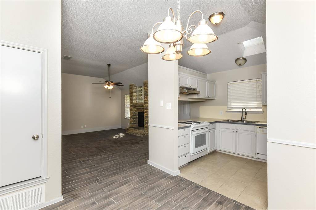 Arlington, TX 76001,914 Pierce Arrow Drive