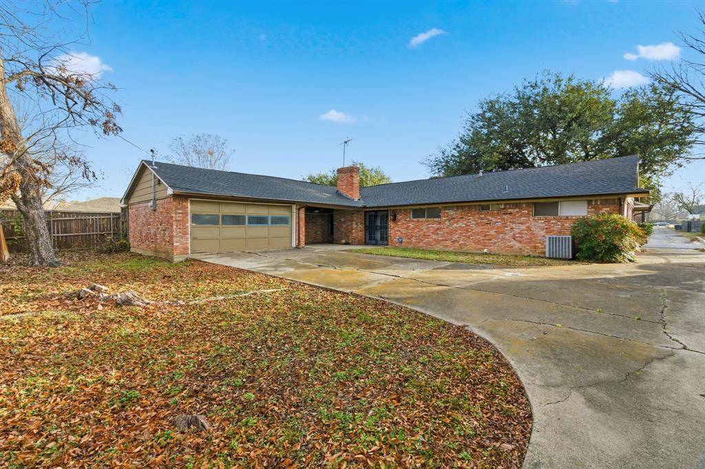 Dallas, TX 75229,10015 Pensive Drive