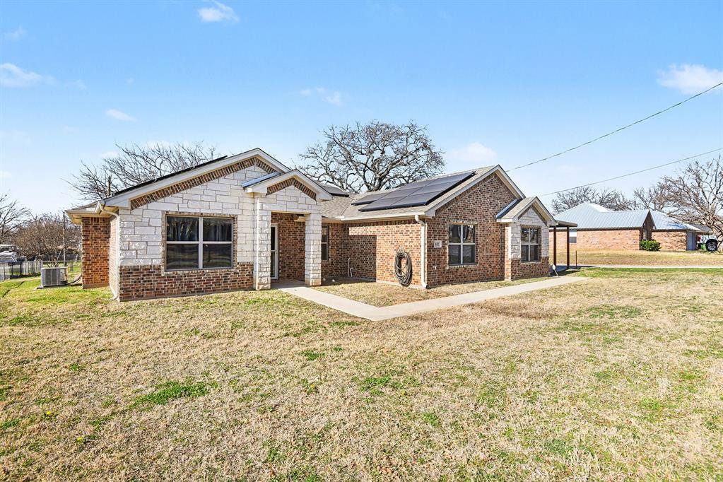 Springtown, TX 76082,621 N Avenue B