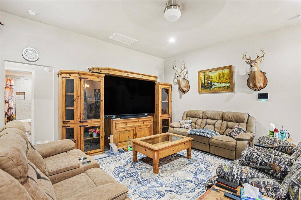 Springtown, TX 76082,621 N Avenue B