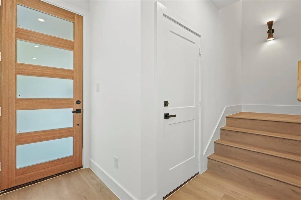 Dallas, TX 75215,2521 Bethurum Avenue