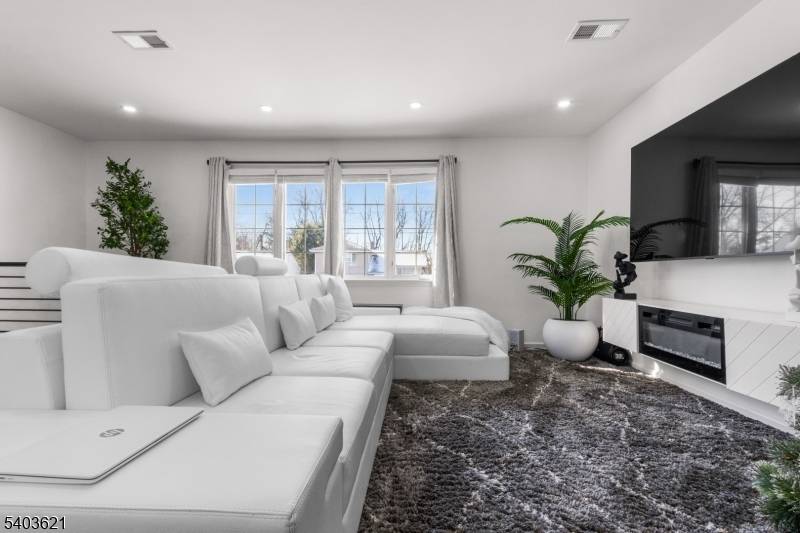 Union Twp., NJ 07083,2273 Balmoral Ave