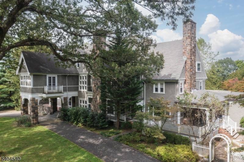 Morris Twp., NJ 07960,17 Three Gables Rd