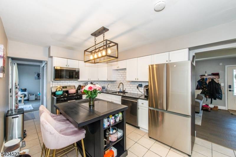 West Milford Twp., NJ 07480,81 Bergen Dr