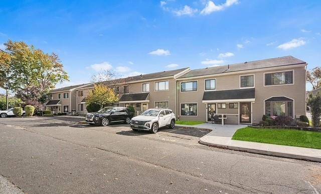 Staten  Island, NY 10309,28 Berry CT