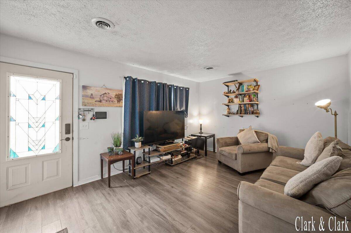 Lansing, MI 48911,6037 Hughes RD