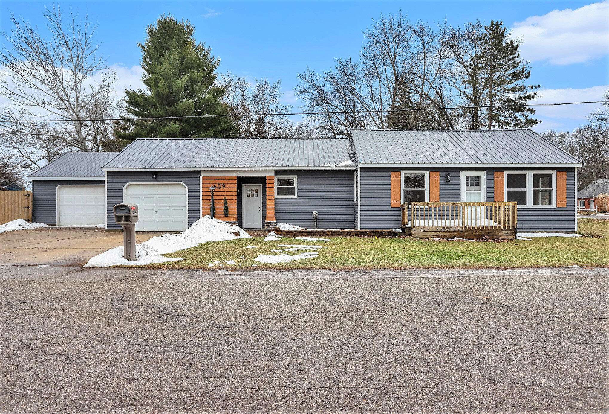 Portage, MI 49024,609 Grand ST