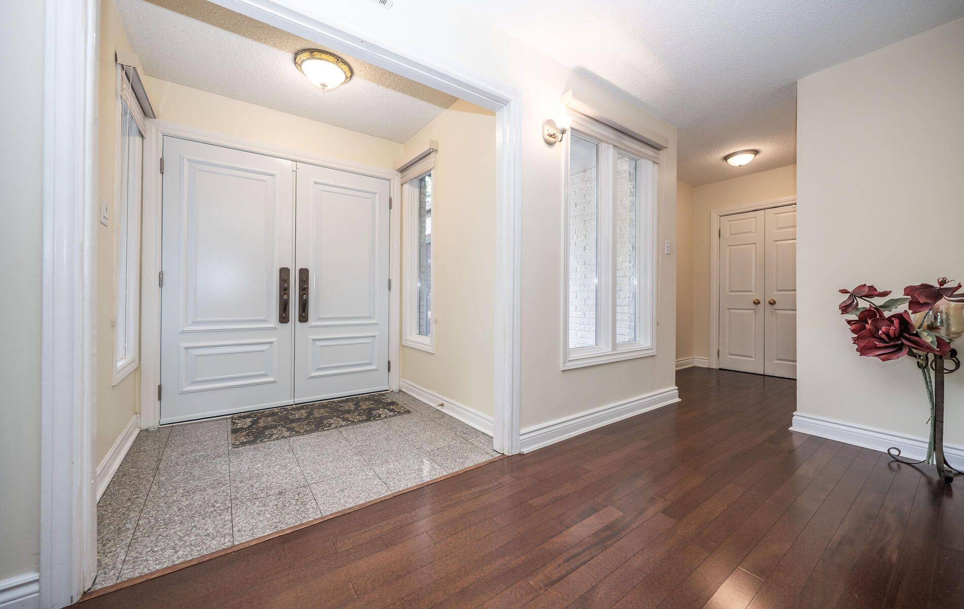 Toronto E05, ON M1W 1H8,2098 Pharmacy AVE