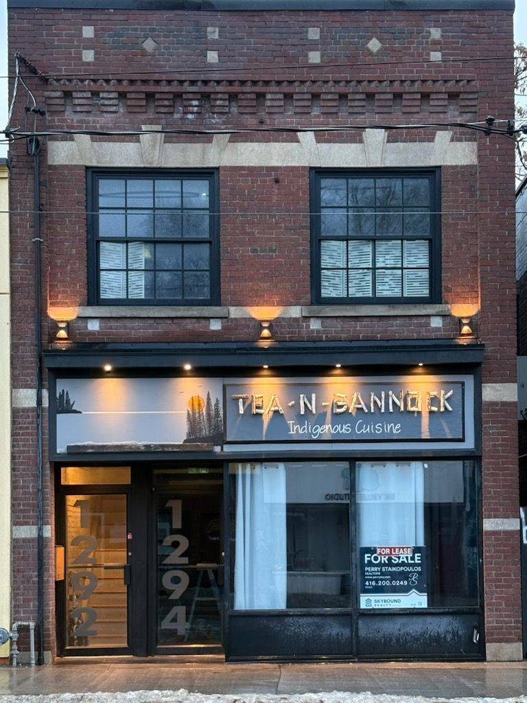 Toronto E01, ON M4L 1Y7,1292 Gerrard ST E