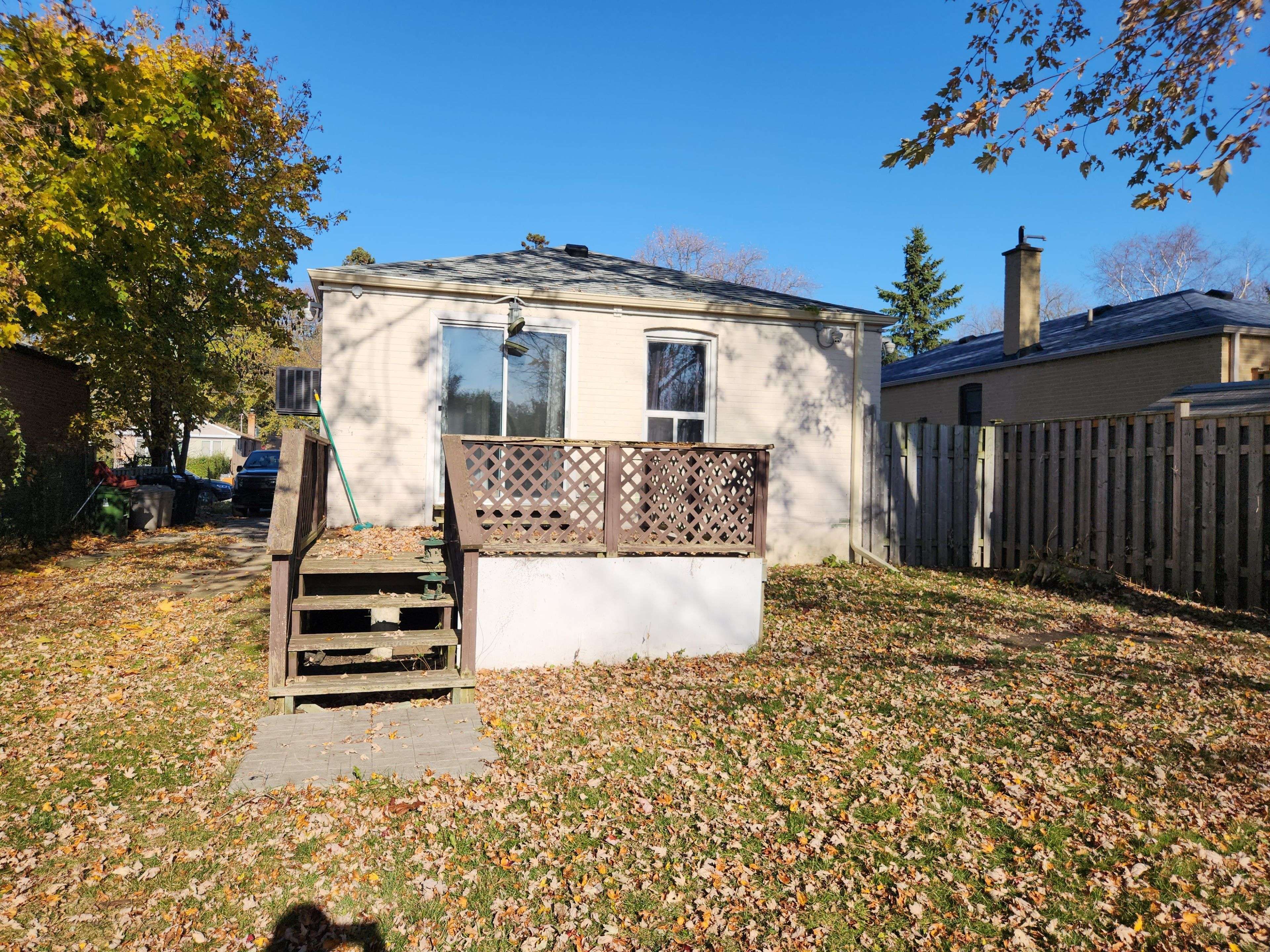 Toronto E10, ON M1E 3P4,115 Darlingside DR #Upper